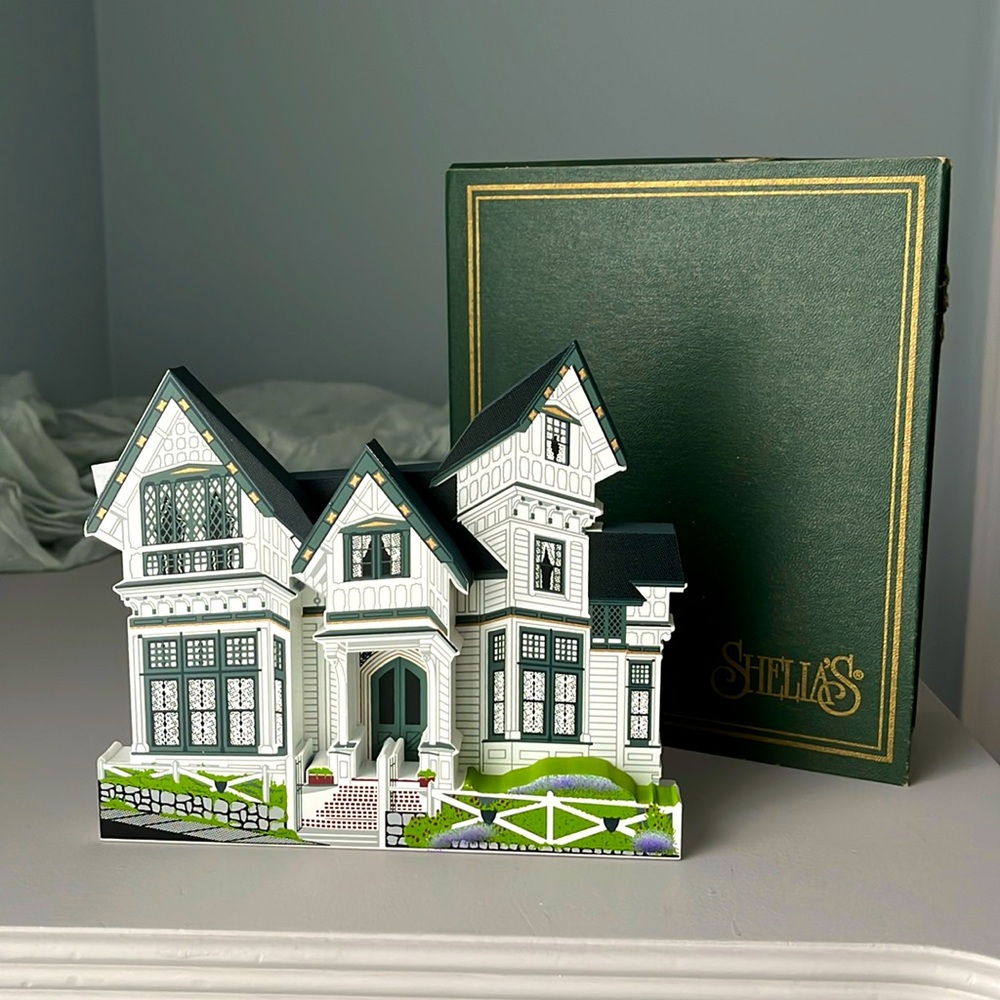 NIB Shelia’s 1997 “Green Gables Inn” Bed & Breakfast, Pacific Grove, California